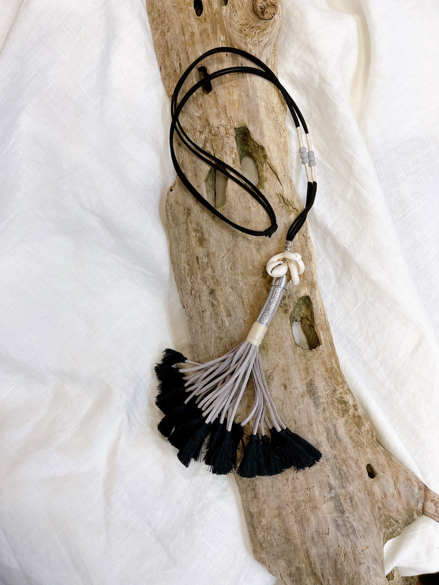 COASTAL SOUL NECKLACE 🐚 PEBBLE