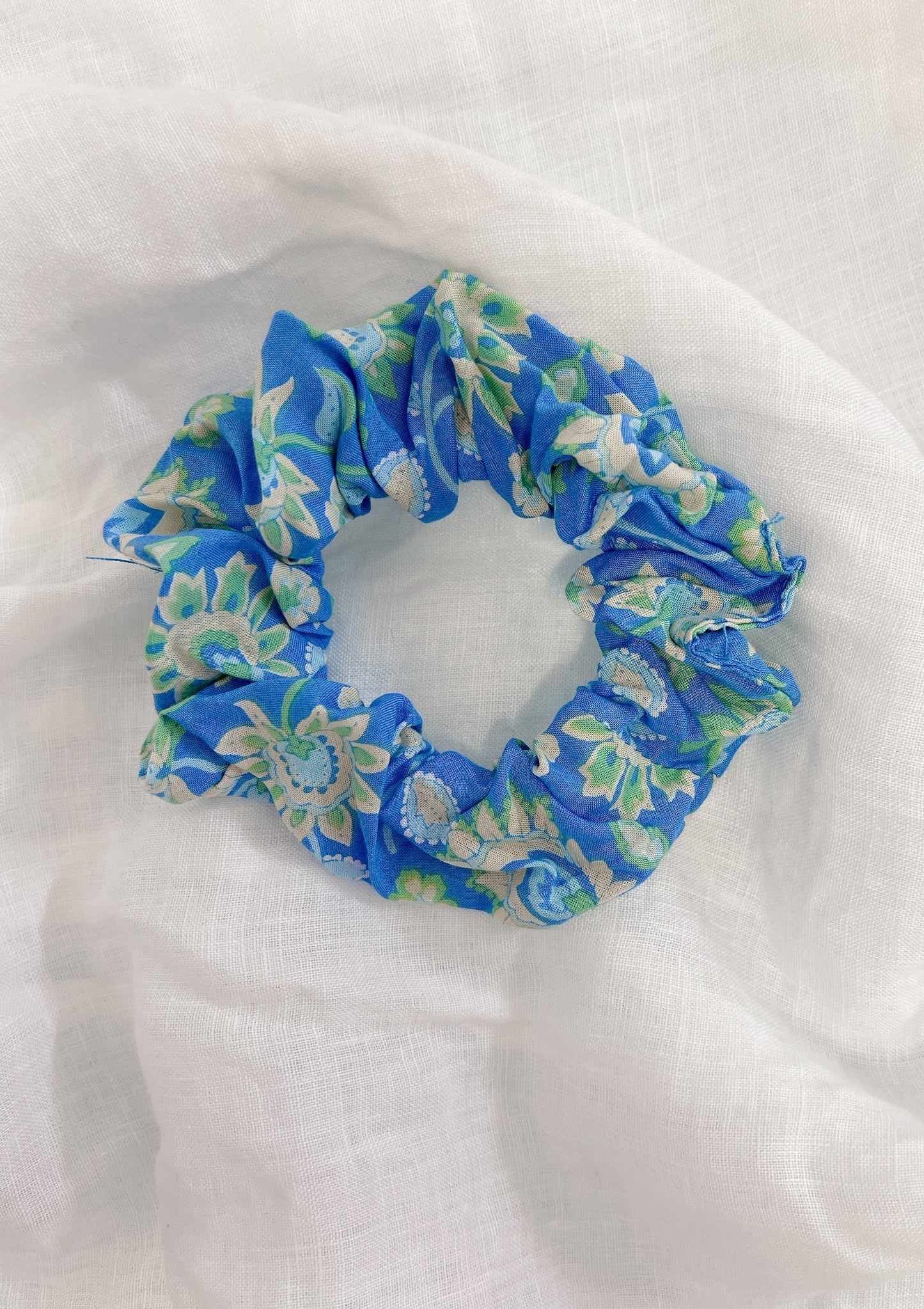 GODDESS DOOR SCRUNCHIE ~SKY BLUE