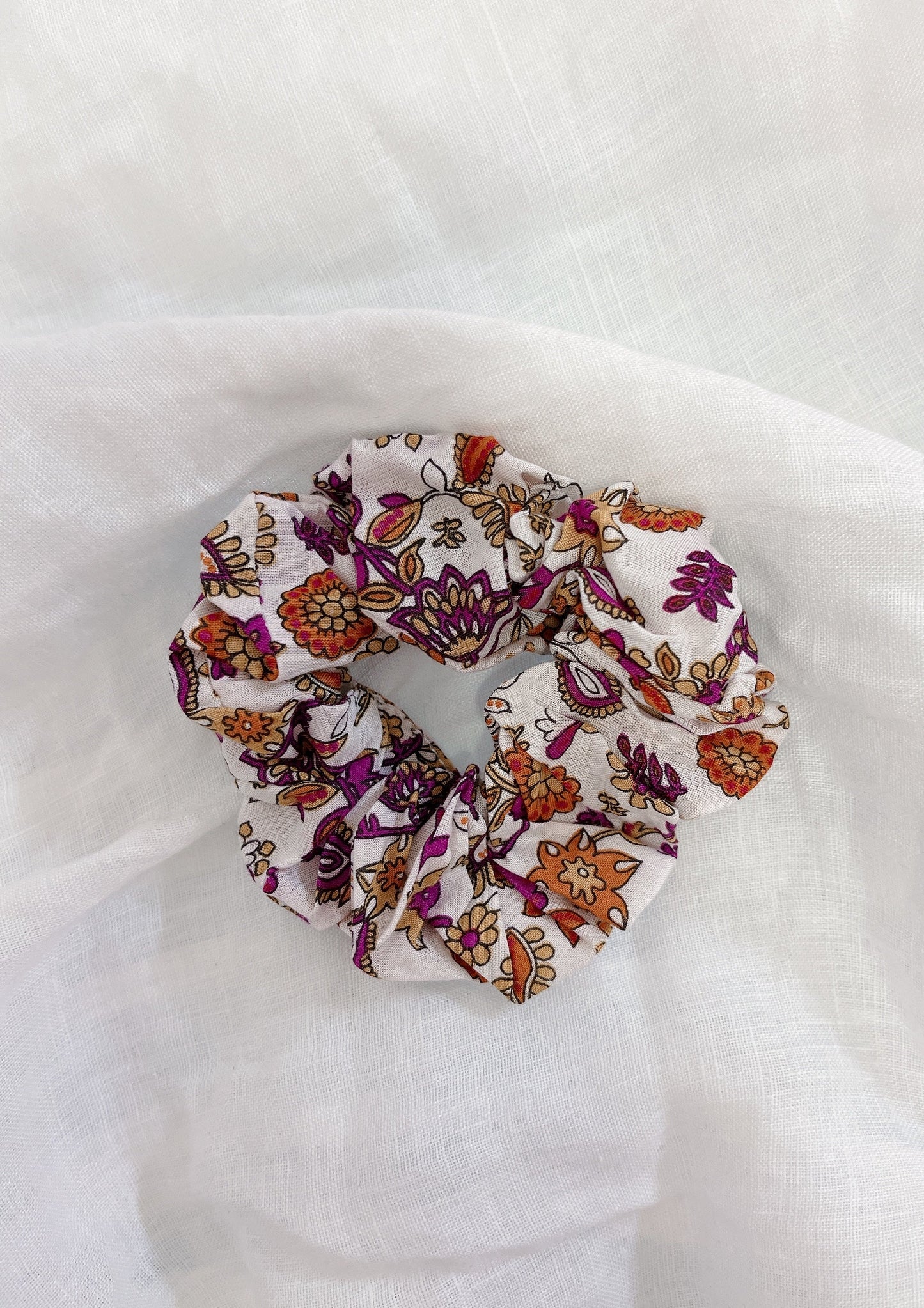 GODDESS DOOR SCRUNCHIE ~PLUM