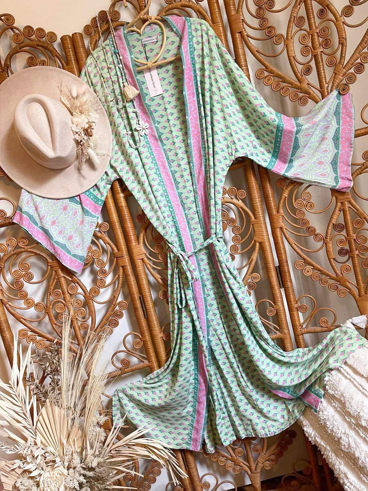 GODDESS DOOR KIMONO ~ MINT CANDY
