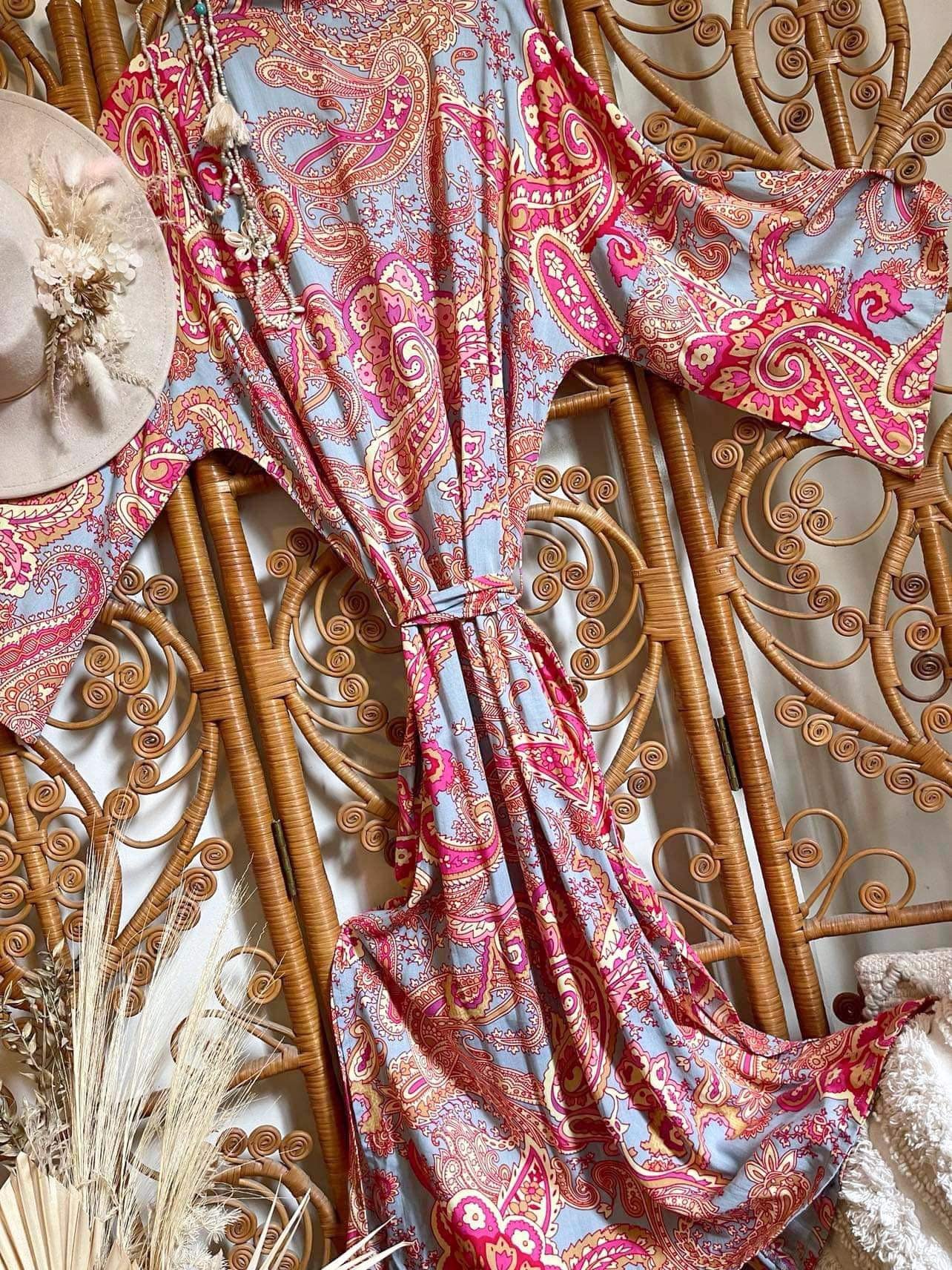 GODDESS DOOR KIMONO ~ BLUSH PAISLEY