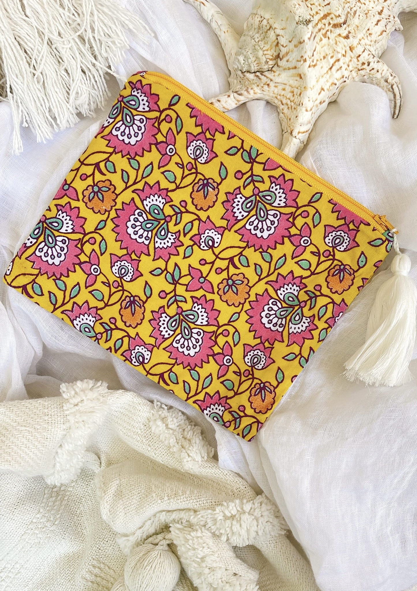 GODDESS DOOR SCARLET POUCH ~BUBBLE GUM